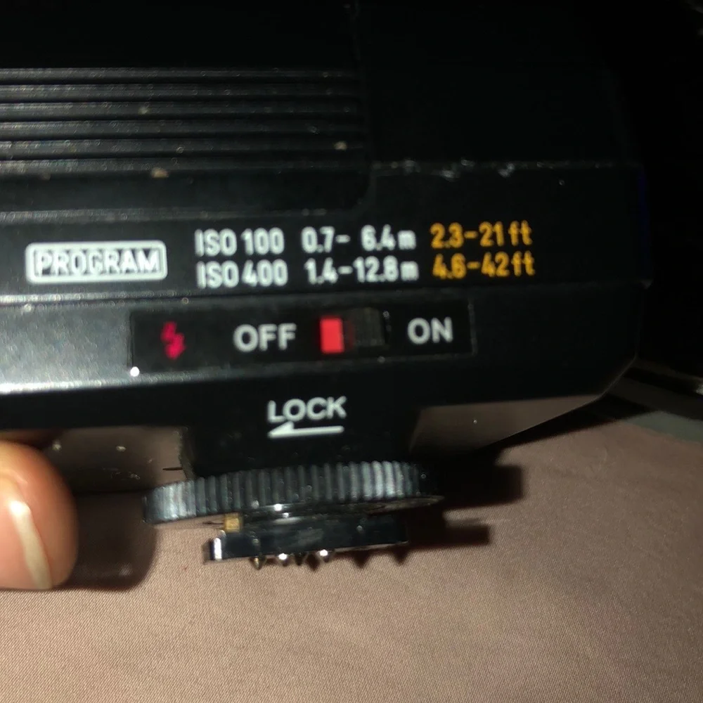 I’m selling this camera flash